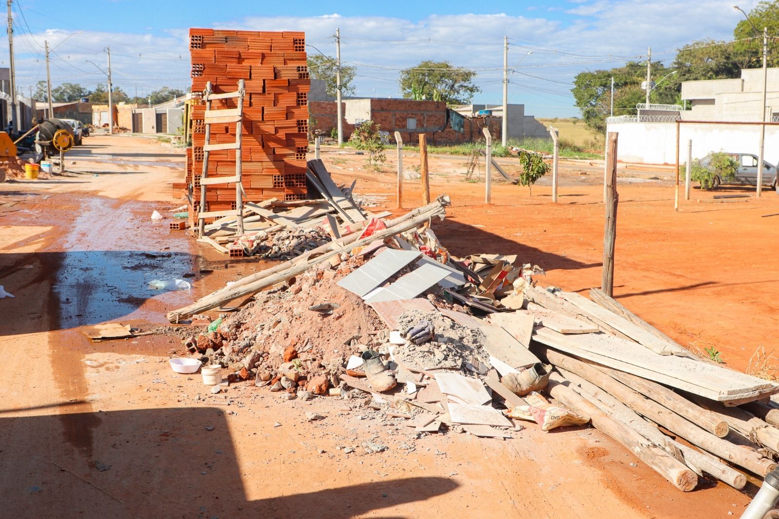 Fiscalização conjunta realiza vistorias em obras no Terra Bella