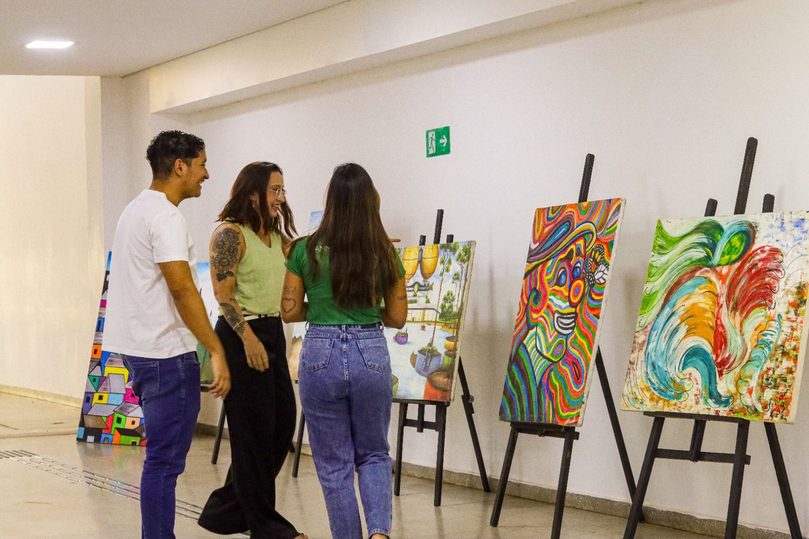 Exposição “Arte em Cores” leva pinturas a espaços públicos de Senador Canedo