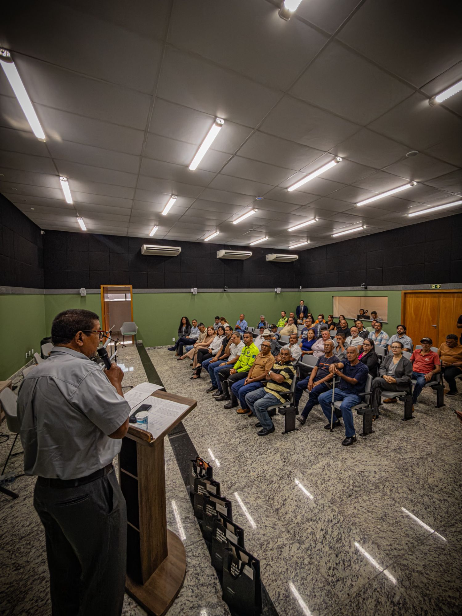 Pais aposentados e pensionistas participaram de um momento de acolhimento no Senaprev