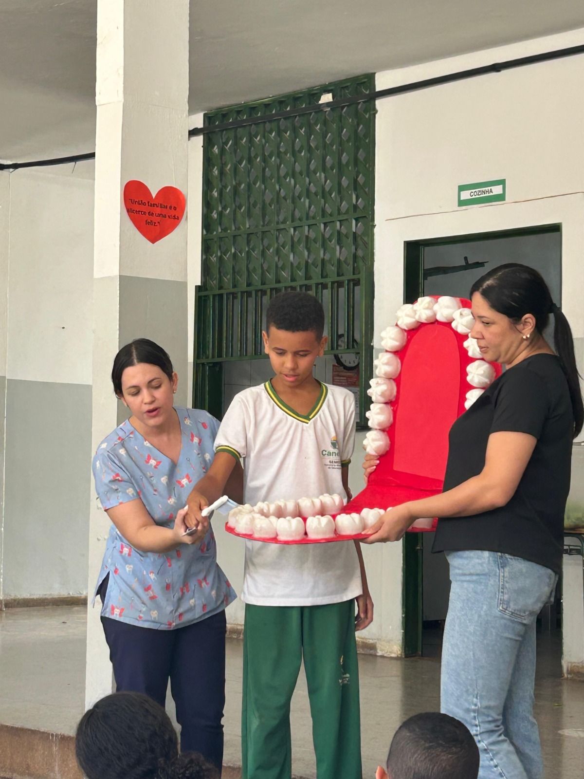 Mais de 1,2 mil alunos devem receber kits de escovação em ação de saúde bucal nas escolas de Senador Canedo
