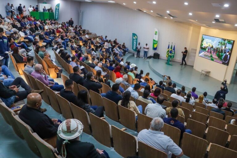 Senador Canedo promove palestra para ensinar empresas a vender para a Prefeitura